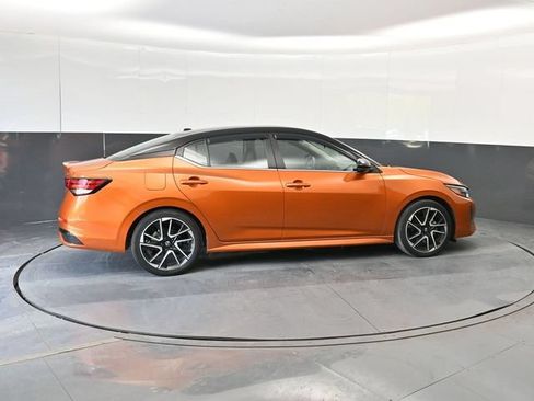 Used 2024 Nissan Sentra SR w/ SR Premium Package FWD image 4