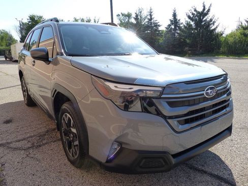Used 2025 Subaru Forester Premium AWD/4WD image 14