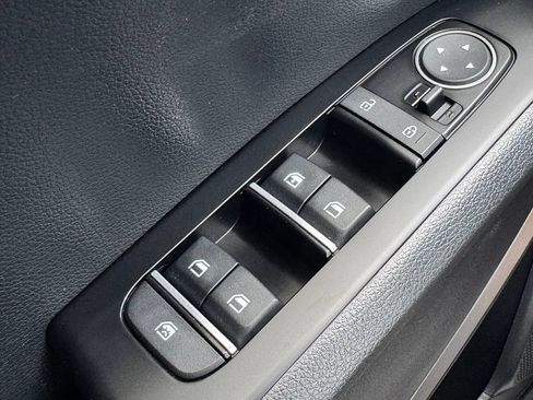Used 2025 Kia Soul LX w/ LX Technology Package FWD image 25