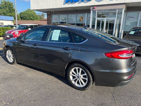 Used 2020 Ford Fusion SE FWD image 12