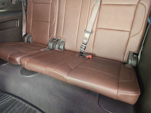 Used 2019 Chevrolet Suburban Premier image 34