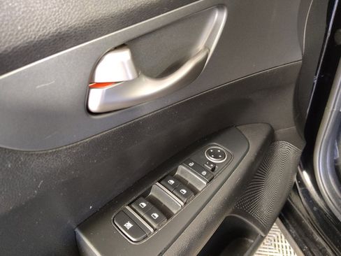 Used 2021 Kia Forte LXS image 27