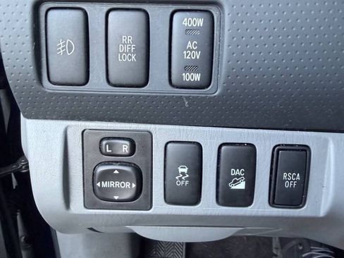 Used 2013 Toyota Tacoma 4x4 Double Cab w/ TRD Off-Road Pkg image 18