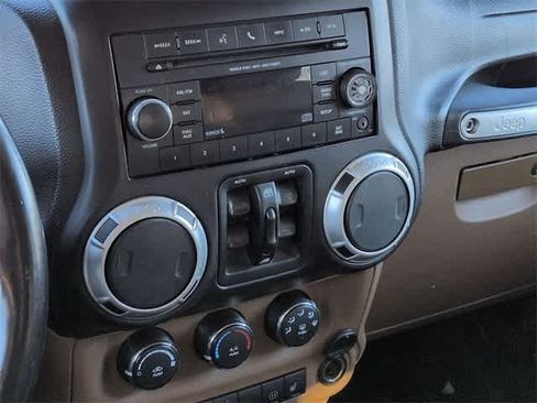 Used 2012 Jeep Wrangler Unlimited Sahara w/ Connectivity Group image 27