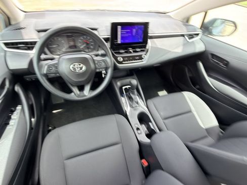 Used 2025 Toyota Corolla LE FWD image 13