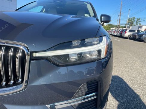 Used 2023 Volvo XC60 B5 Plus w/ Climate Package AWD/4WD image 9