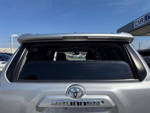 Used 2016 Toyota 4Runner SR5 RWD image 11