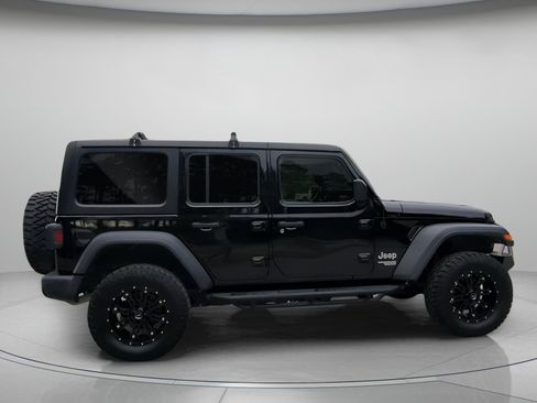 Used 2018 Jeep Wrangler Unlimited Sport S AWD/4WD image 32