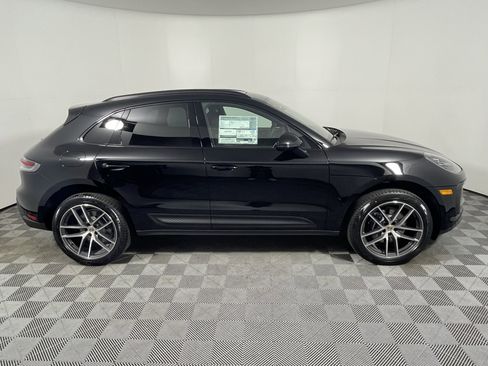 Certified 2026 Porsche Macan AWD/4WD image 8