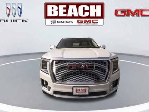 Used 2022 GMC Yukon Denali w/ Denali Premium Package RWD image 8