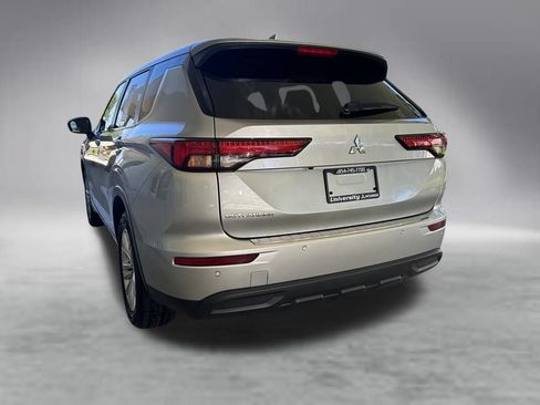 Used 2024 Mitsubishi Outlander ES FWD image 4