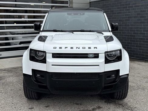 Used 2025 Land Rover Defender 110 V8 AWD/4WD image 2