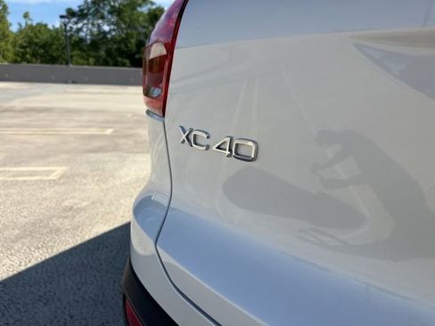 Certified 2026 Volvo XC40 B5 Plus AWD/4WD image 38