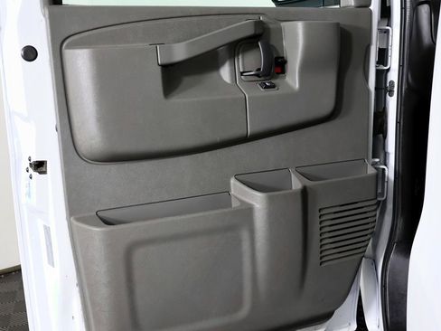 Used 2016 Chevrolet Express 2500 LS RWD image 18