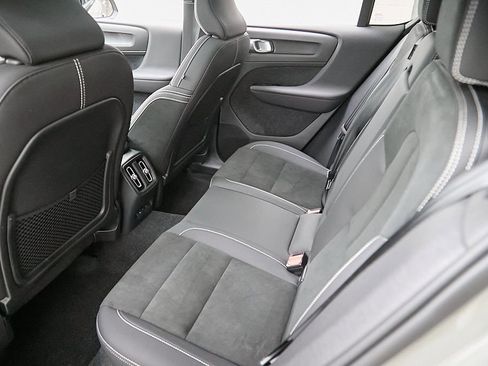 Certified 2023 Volvo C40 P8 Recharge Ultimate image 20