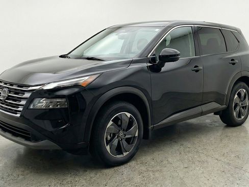 Used 2025 Nissan Rogue SV AWD/4WD image 3