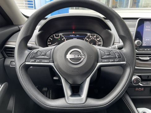 Used 2023 Nissan Altima 2.5 SV image 21