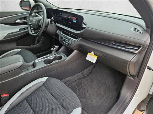 Used 2024 Buick Envista Preferred w/ Convenience I Package image 21