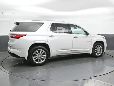 Used 2021 Chevrolet Traverse High Country w/ LPO, Cargo Package AWD/4WD image 2