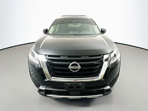 Used 2023 Nissan Pathfinder SL w/ SL Premium Package image 2