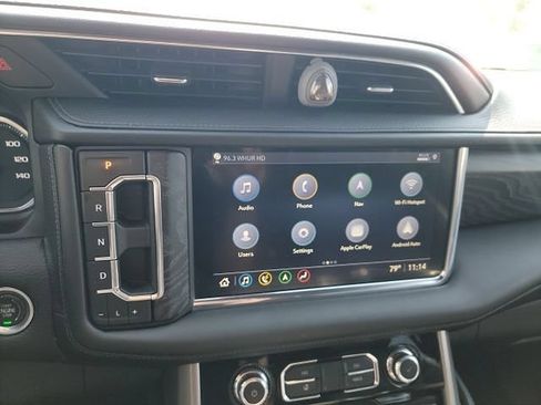 Used 2021 GMC Yukon Denali w/ Denali Ultimate Package AWD/4WD image 12