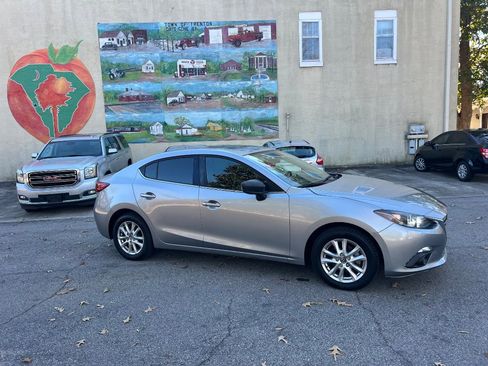 Used 2016 MAZDA MAZDA3 i Touring image 1