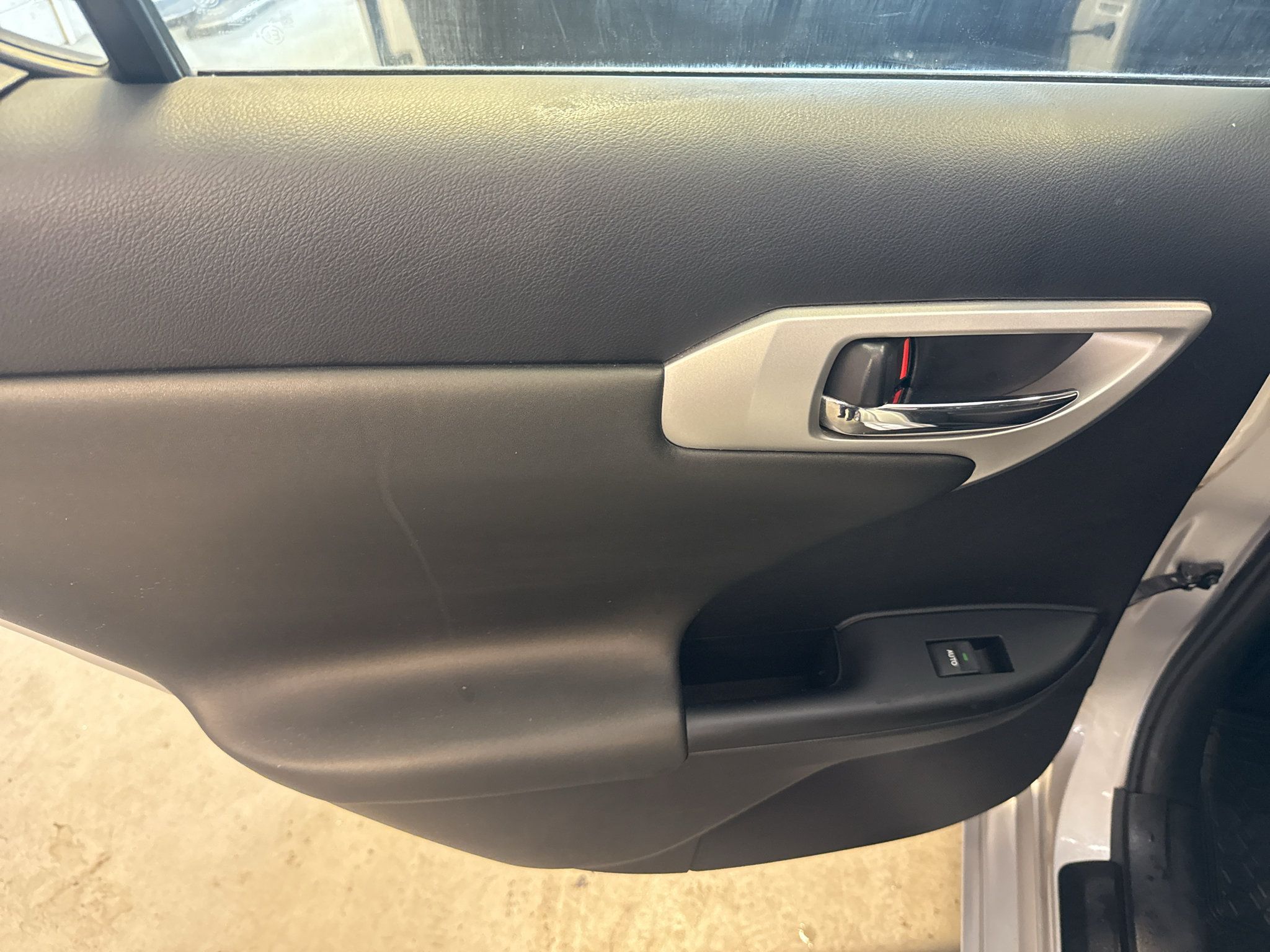 Used 2011 Lexus CT 200h Premium FWD image 27