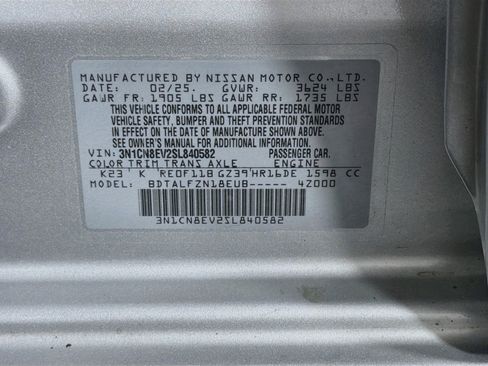 Used 2025 Nissan Versa SV FWD image 12