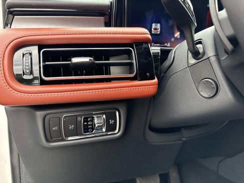 New 2025 Lincoln Aviator Reserve image 32