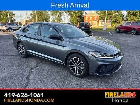Used 2025 Volkswagen Jetta Sport FWD image 7