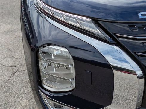 New 2025 Mitsubishi Outlander SE image 9