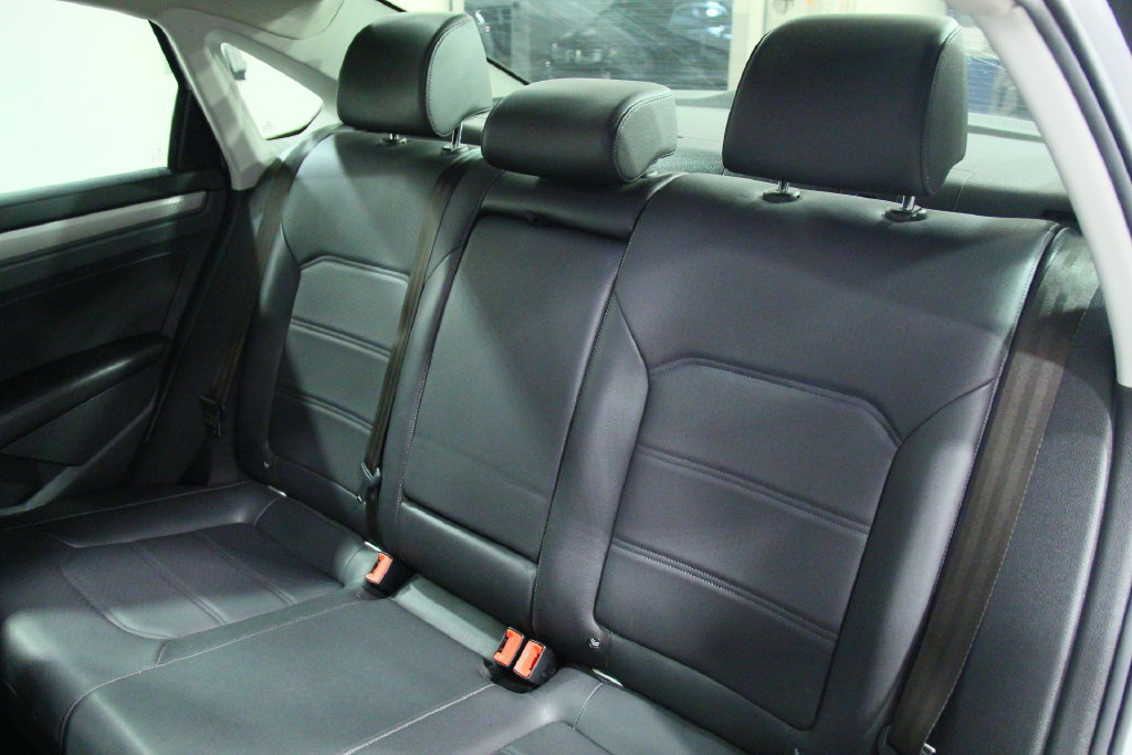 Used 2020 Volkswagen Passat 2.0T SE w/ Sunroof Package FWD image 27