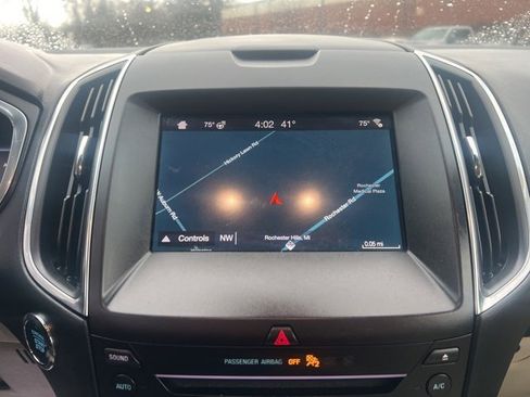 Used 2019 Ford Edge Titanium w/ Cold Weather Package image 30