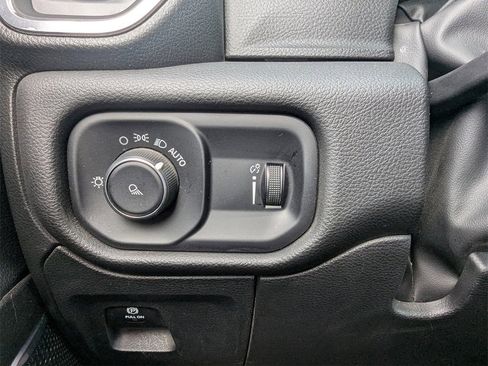 Used 2024 RAM 1500 Laramie image 25