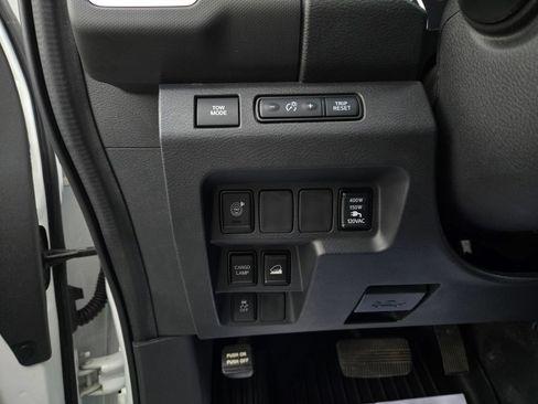 Used 2023 Nissan Frontier SV w/ SV Convenience Package AWD/4WD image 16