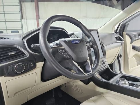 Used 2021 Ford Edge Titanium FWD image 18