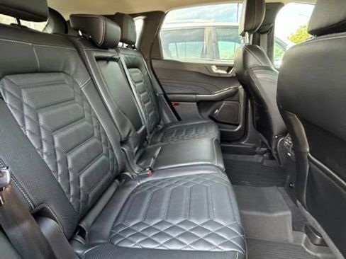 Used 2023 Ford Escape Platinum w/ Premium Technology Package AWD/4WD image 7