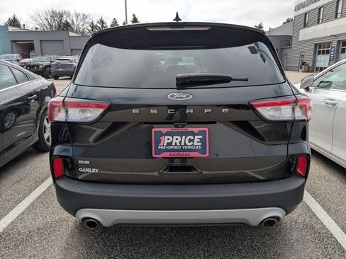 Used 2020 Ford Escape SE image 5