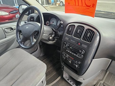 Used 2006 Dodge Grand Caravan SXT FWD image 9