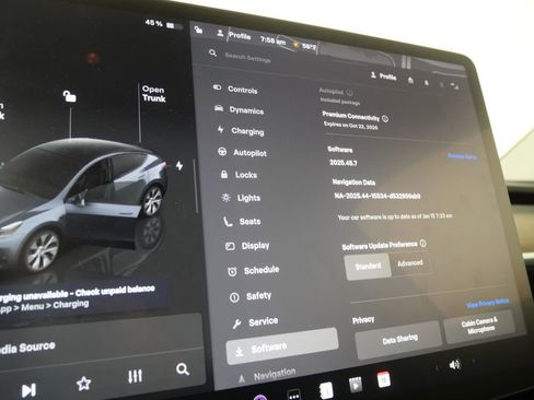 Used 2023 Tesla Model Y Long Range image 23