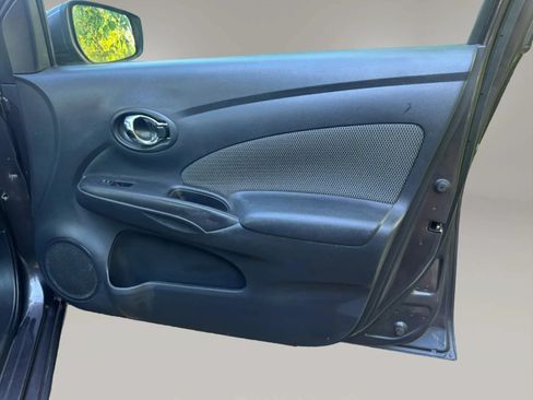 Used 2015 Nissan Versa SV FWD image 6