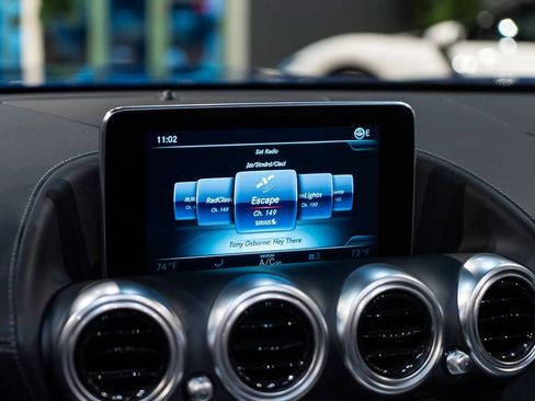 Used 2019 Mercedes-Benz AMG GT Roadster image 31