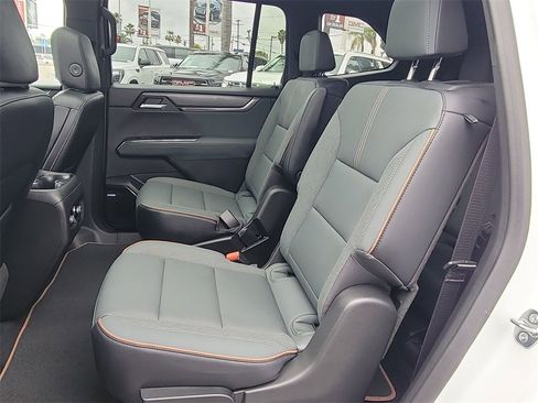 Used 2026 GMC Acadia AT4 w/ Luxury Package image 26