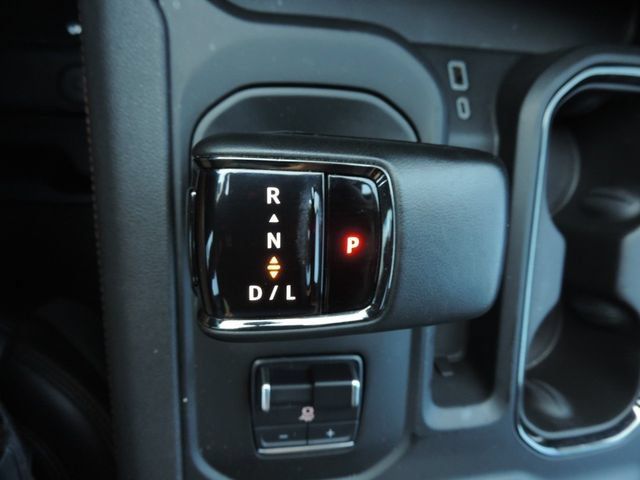 Used 2024 GMC Sierra 1500 AT4 w/ Technology Package AWD/4WD image 26