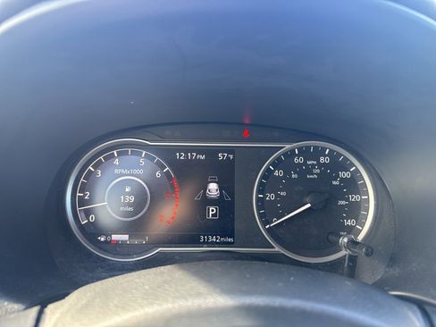 Used 2018 Nissan Kicks SV image 10