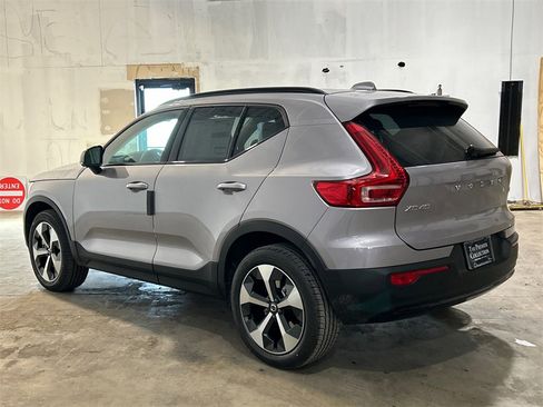 New 2026 Volvo XC40 B5 Core w/ Protection Package Premier image 4