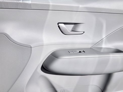 New 2026 Hyundai Kona SE AWD/4WD image 13