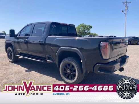 Used 2024 GMC Sierra 2500 AT4 w/ AT4 Premium Plus Package AWD/4WD image 5