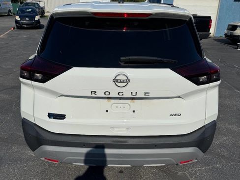 Used 2023 Nissan Rogue S image 8