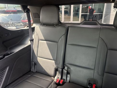Used 2021 Chevrolet Tahoe LT w/ LT Signature Package RWD image 10